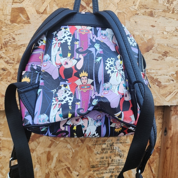 Loungefly - Picture 1 of 2